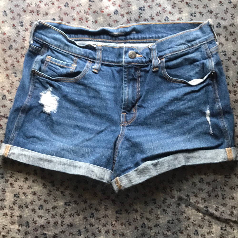 Old Navy Boyfriend Jean Shorts Size 6 Midis